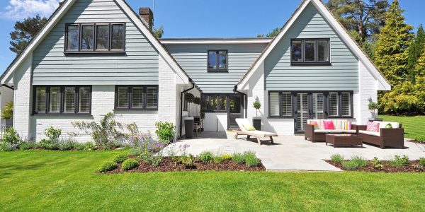 new-england-style-house-2826065_1280 new-england-style-house-2826065_1280